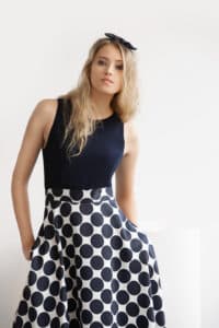 Fotograf Fotodominik biznesowa, komunijna, ślubna, dowodowe, z dojazdem do klienta w Łódź. Filmowanie i fotografia dronem. w lodz